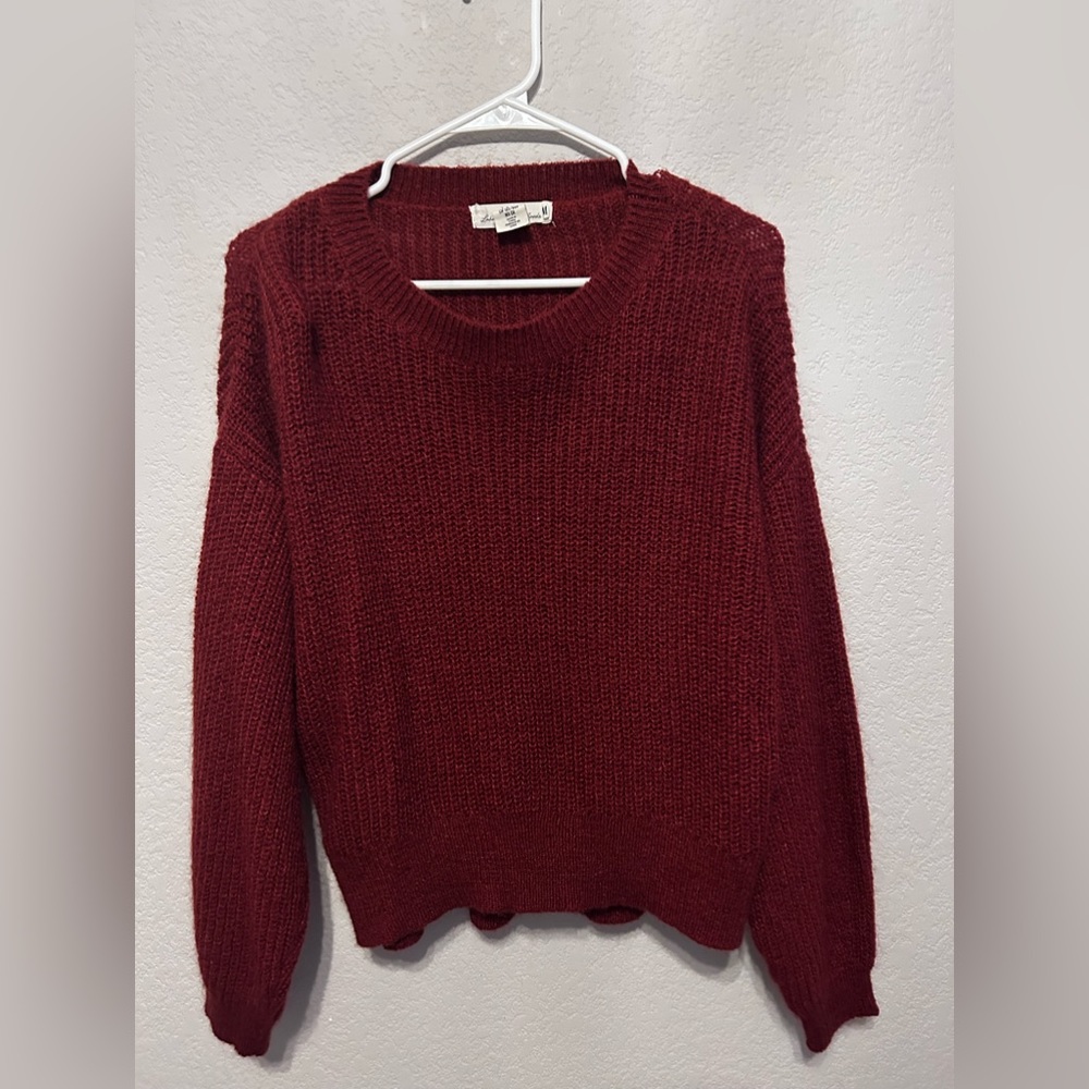 Women’s burgundy H&M sweater